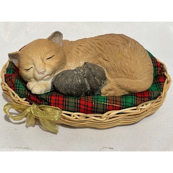 House of Lloyd Not a Creature was Stirring Cat Mouse Christmas Around the World - Picture 6 of 8